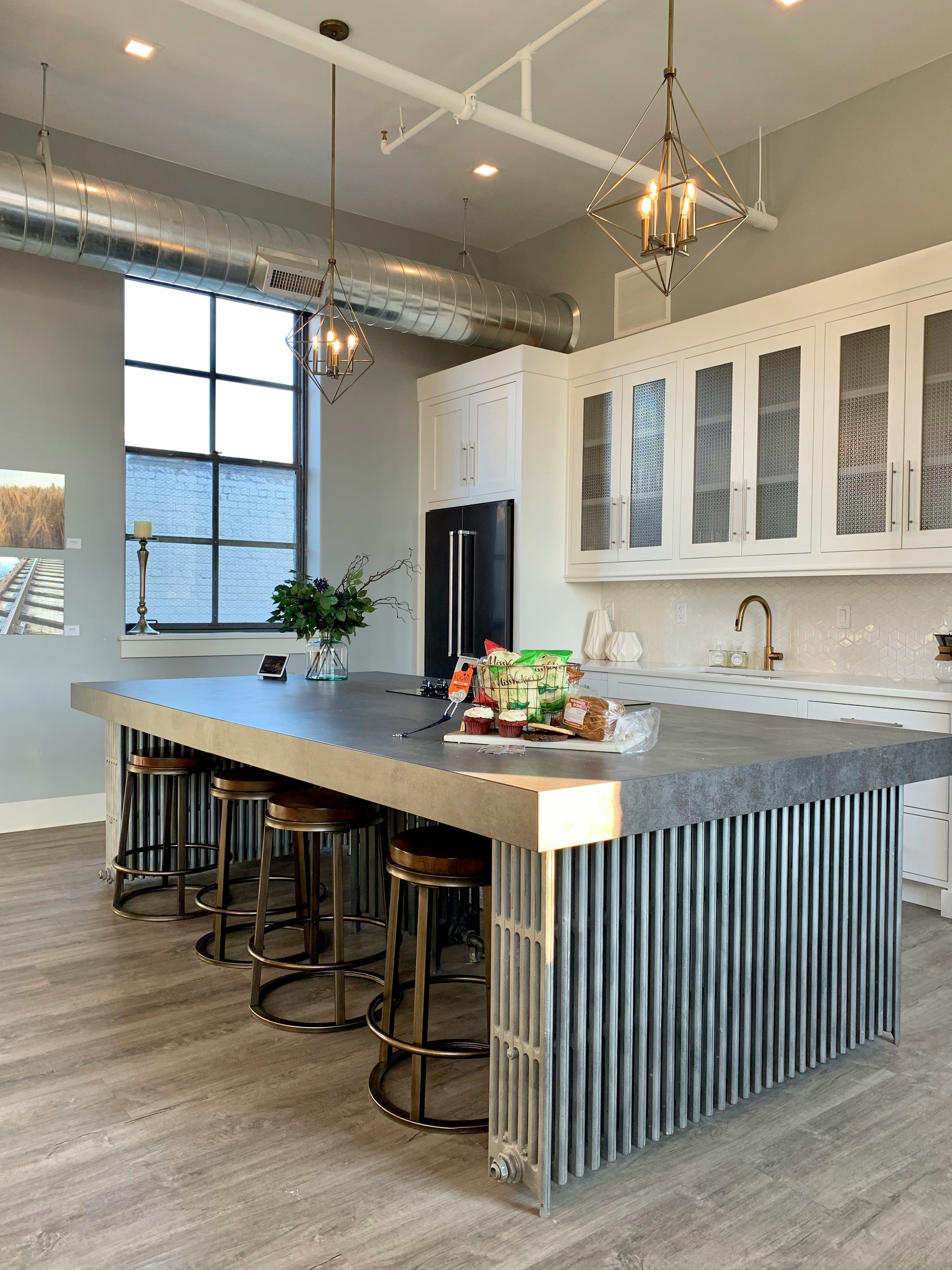 Kitchen & Entertaining