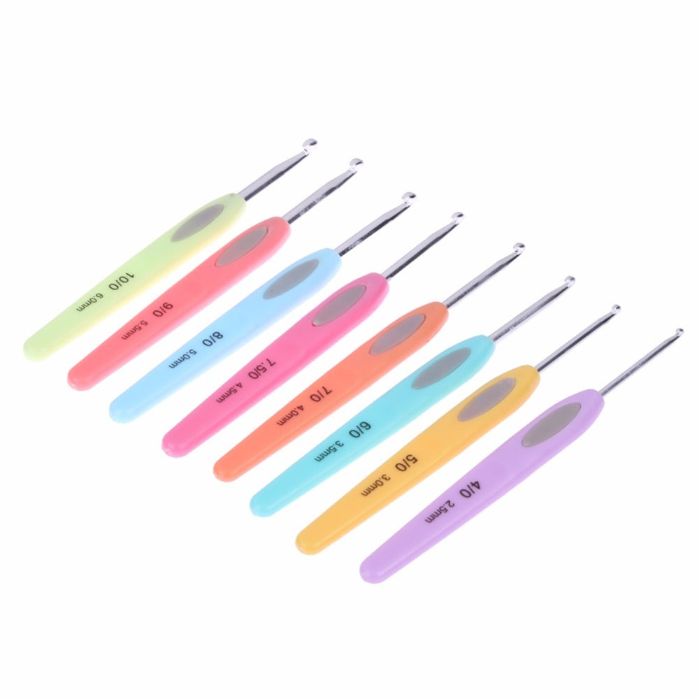 8pcs Set Crochet Hooks With Led Plastic Handle Knitting Needles Set 2.5 6mm Needle Sewing Kit Multicolour Sewing Tool