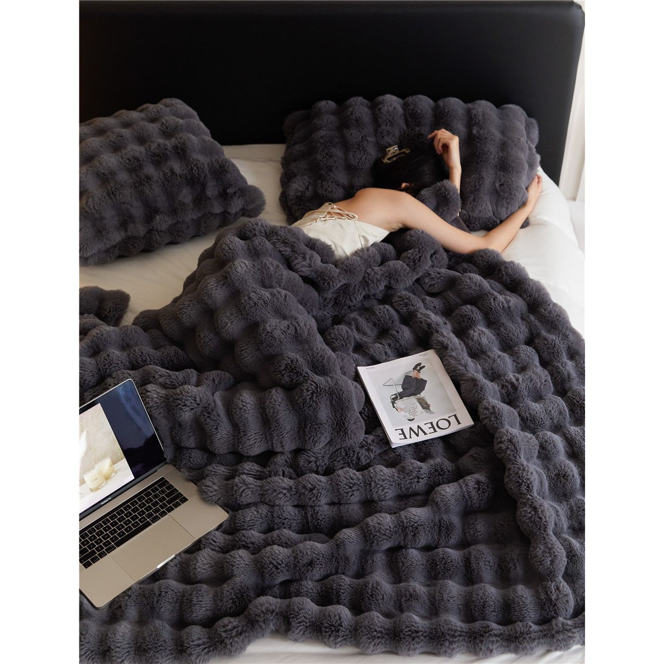 Polyester Carpet Rabbit Bubble Velvet Thickened Nap Blanket Quilt
