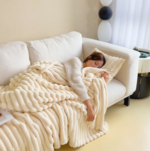Soft Wind Bubble Velvet Reading Blanket