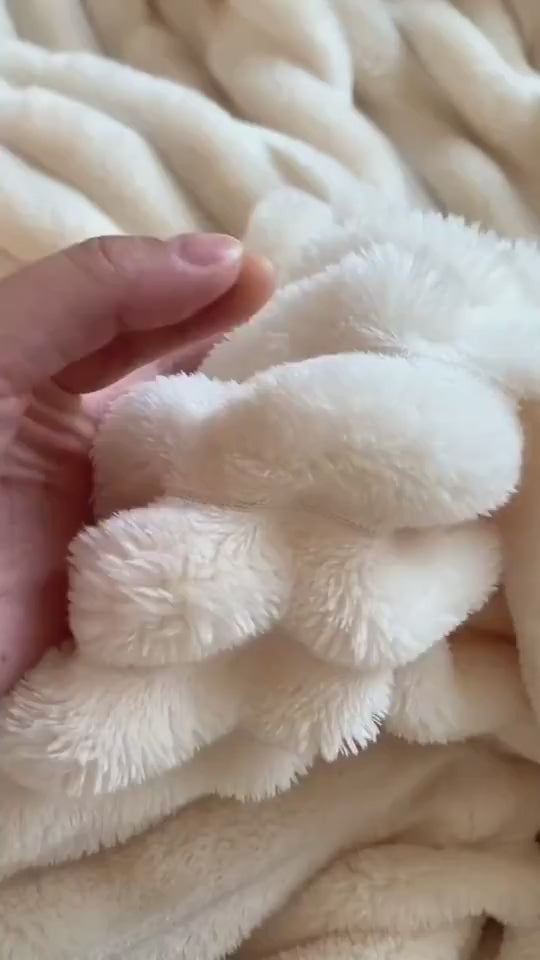 Soft Wind Bubble Velvet Reading Blanket